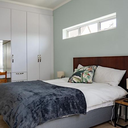 3 On Tessa Guesthouse Johannesburg Exterior photo