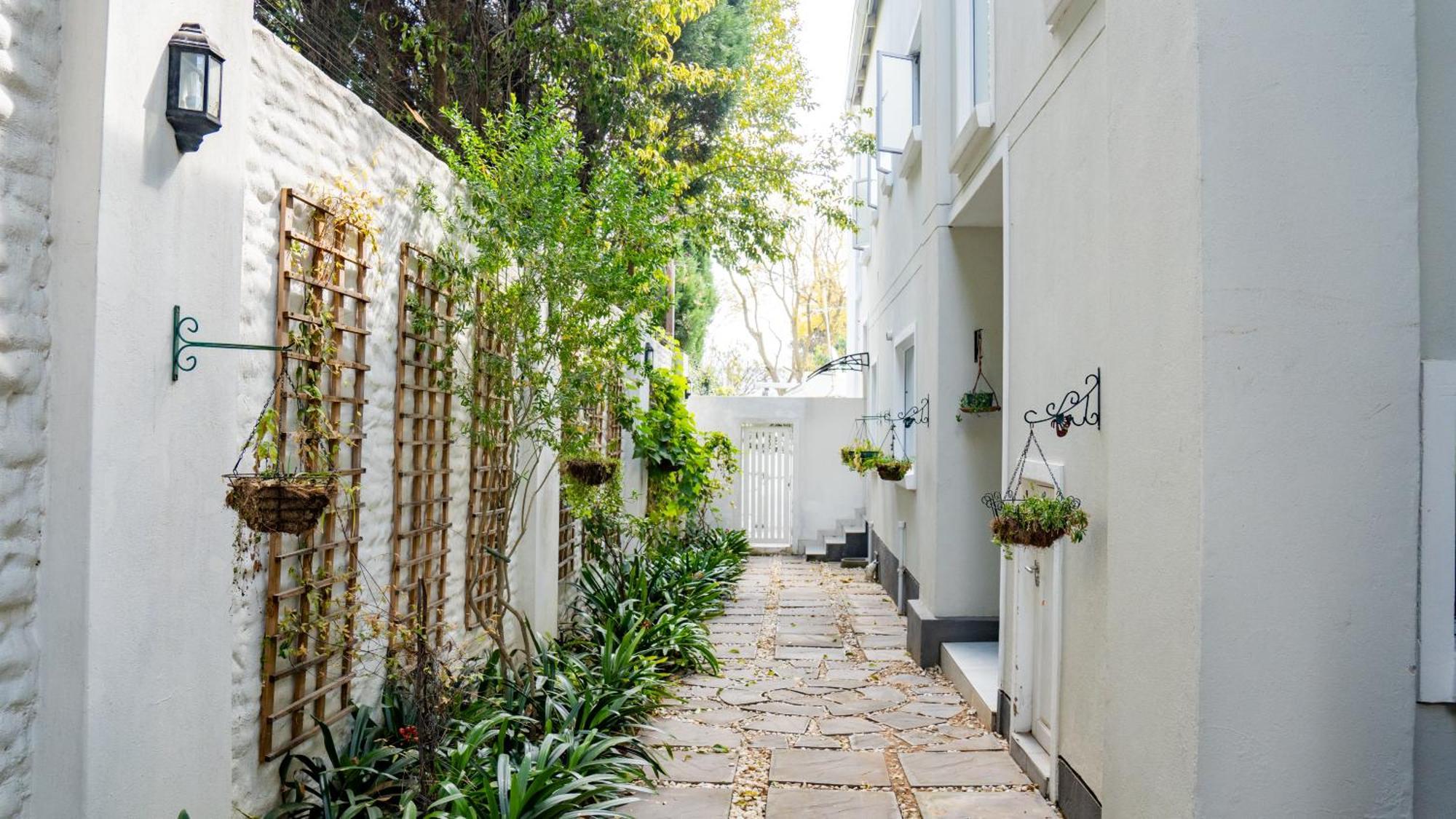 3 On Tessa Guesthouse Johannesburg Exterior photo